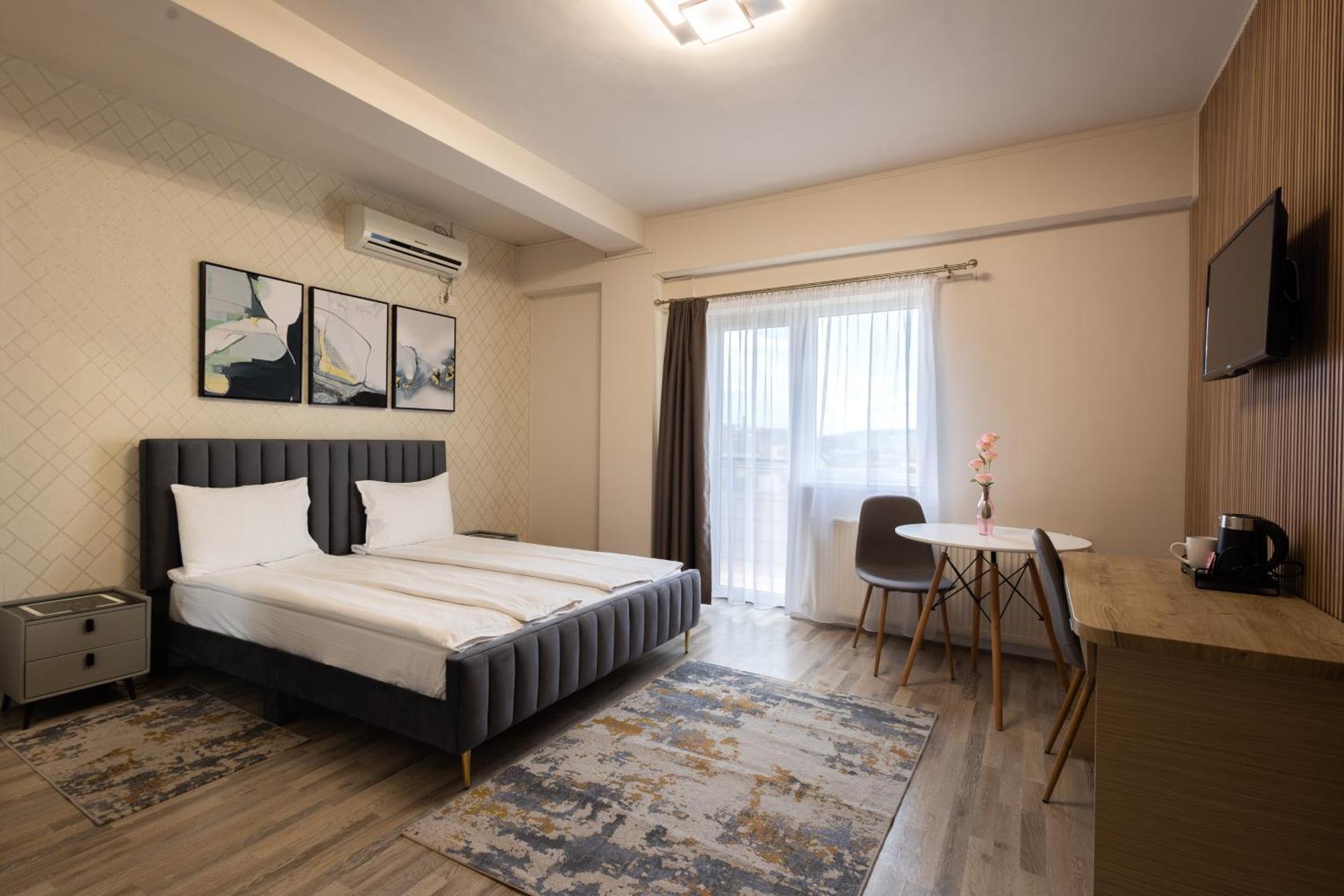 Apart Hotel Bonjour Cluj Exterior photo