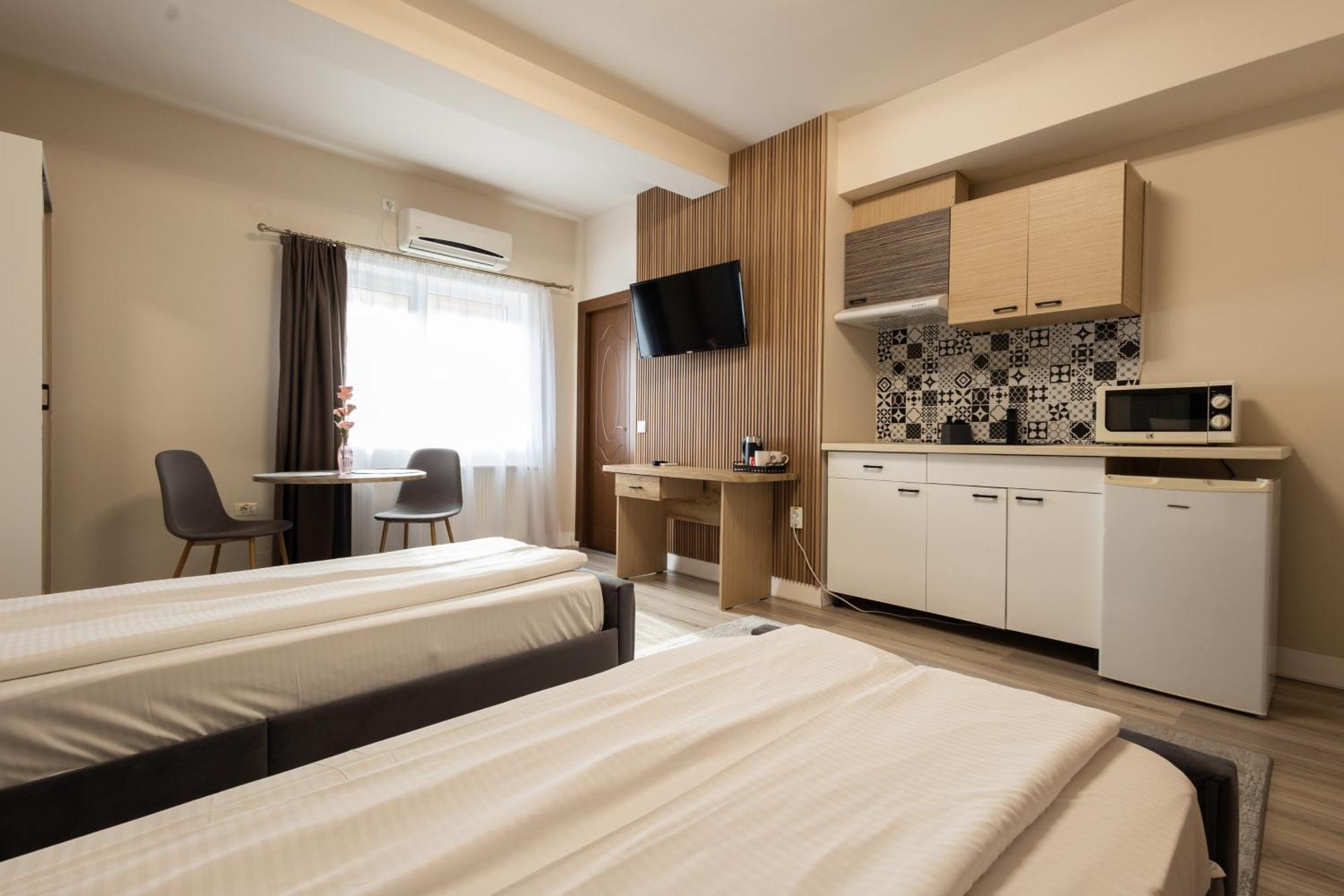 Apart Hotel Bonjour Cluj Exterior photo